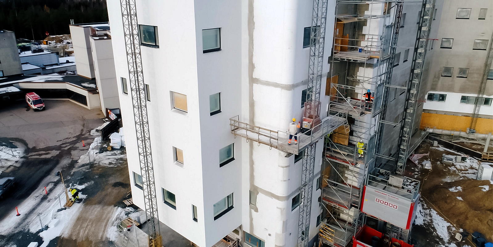 Mast climbers helped to build Hyvinkää's new hospital in Finland