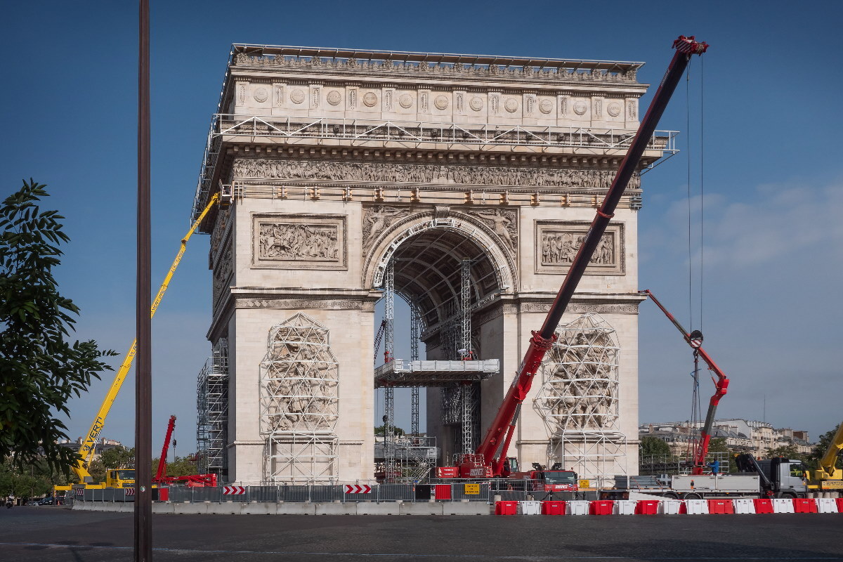Wrapping of L'Arc de Triomphe